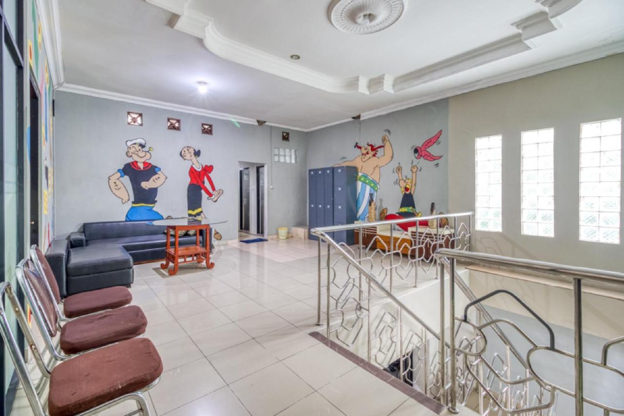 Reddoorz Hostel Near Stadion Mandala Krida Yogya Γιογκιακάρτα Εξωτερικό φωτογραφία