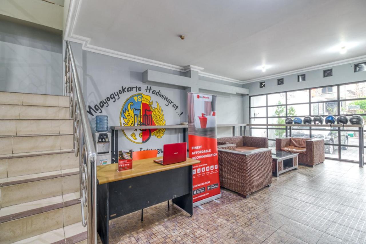 Reddoorz Hostel Near Stadion Mandala Krida Yogya Γιογκιακάρτα Εξωτερικό φωτογραφία