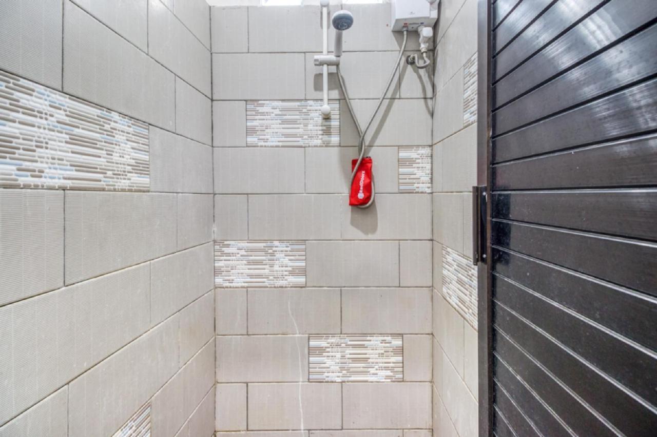 Reddoorz Hostel Near Stadion Mandala Krida Yogya Γιογκιακάρτα Εξωτερικό φωτογραφία